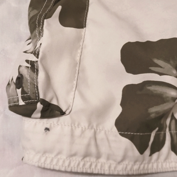 Hollister swim trunks size 30 - Picture 5 of 5